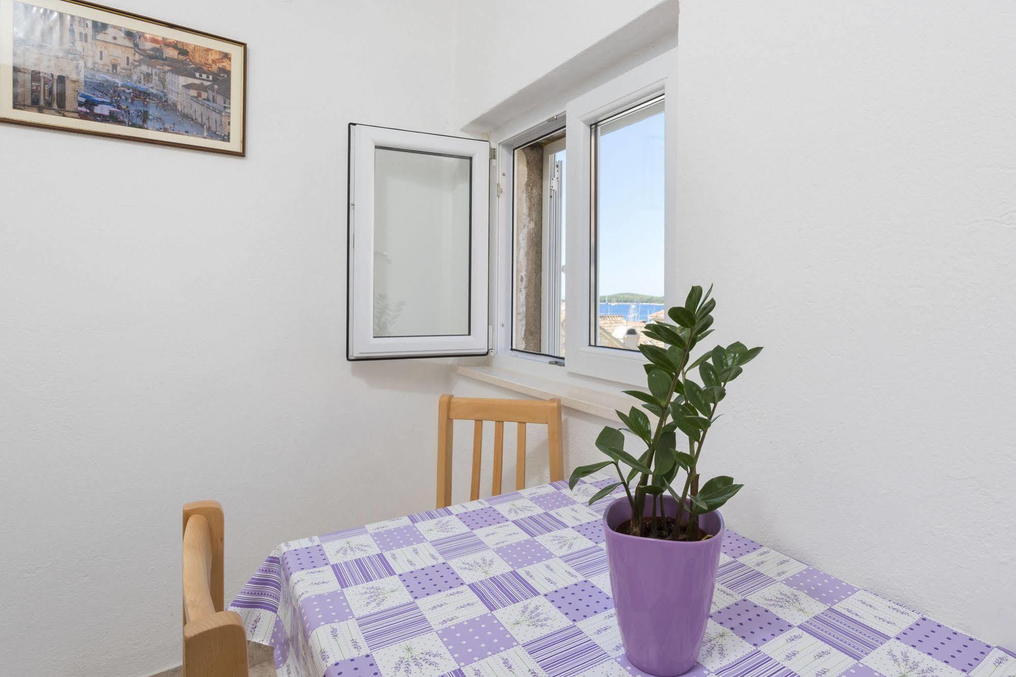 Apartments Nona 1 Хвар Екстер'єр фото