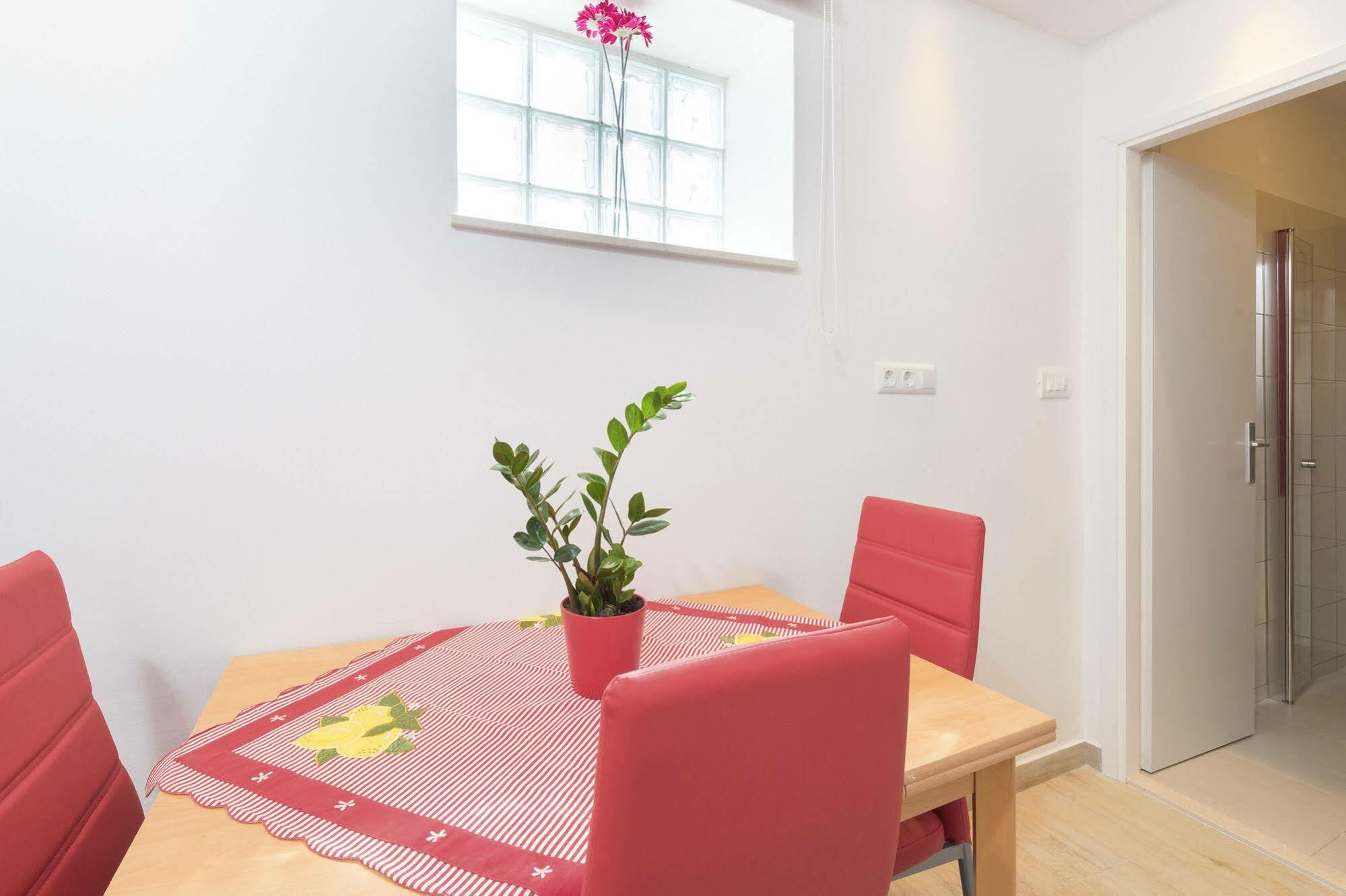 Apartments Nona 1 Хвар Екстер'єр фото